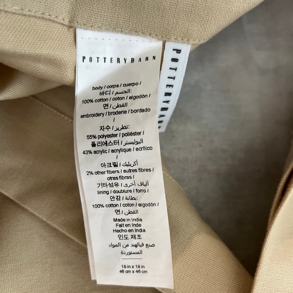 Pottery Barn “Road Trip Santa” Christmas Throw Pillow Cover18x18 (2 Available) - Picture 6 of 6